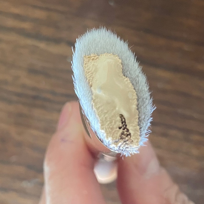 プチプラクッションファンデがピタッと密着しツヤとキレイが持続する！毛穴隠しとしても超優秀！_img3