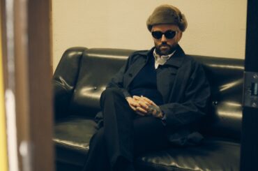 UKバンド、アイドルズ（IDLES）が語る最新アルバム「Tangk」　LCDサウンドシステムやコールドプレイとの関係性も - WWDJAPAN