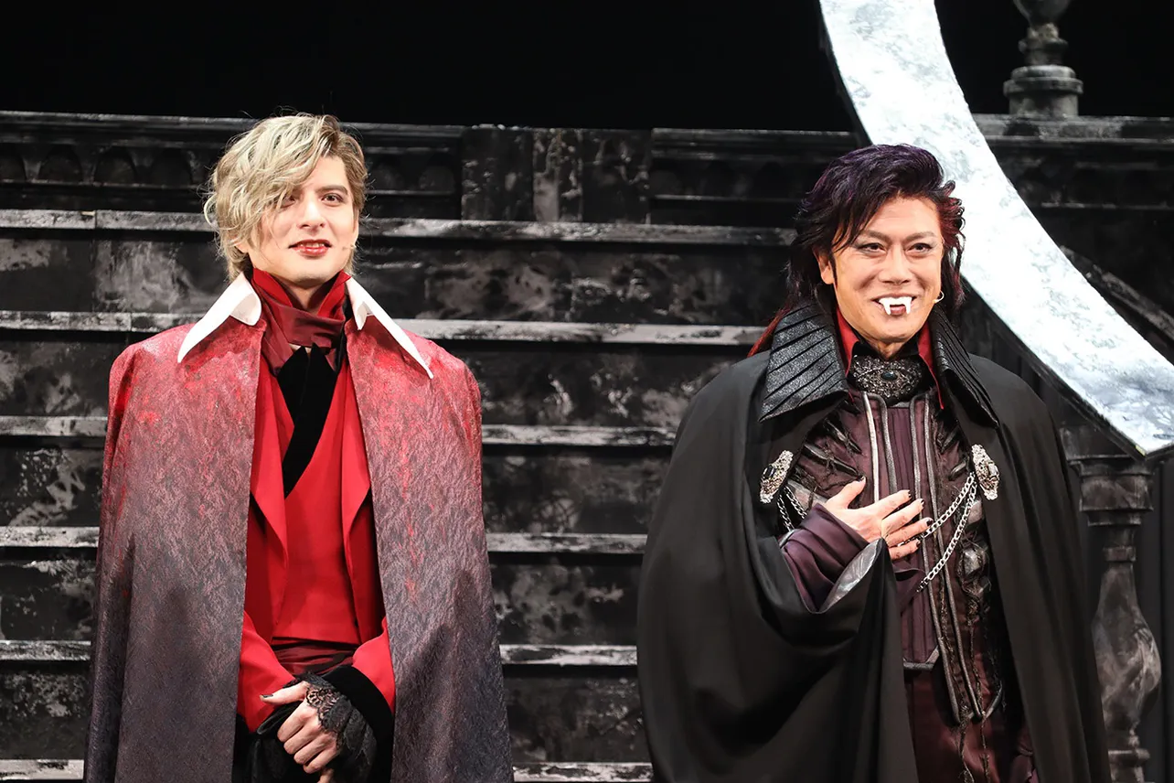 ミュージカル「ダンス オブ ヴァンパイア」初日記念会見より