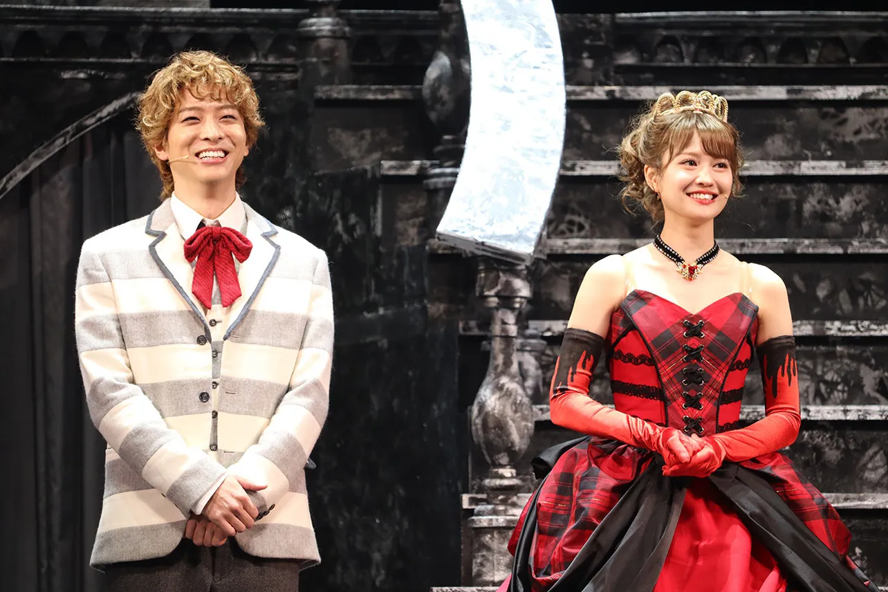 ミュージカル「ダンス オブ ヴァンパイア」初日記念会見より