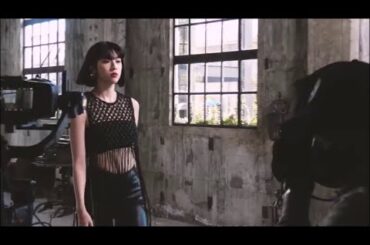 カシオ　三吉彩花