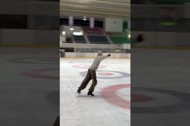 そりゃあこうなるよねww(フライングキャメルスピン)#フィギュアスケート#広島#ビッグウェーブ#全日本15位の経歴ww