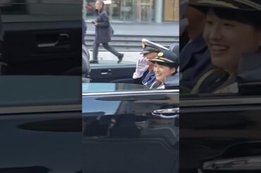 カメラ目線でしばらく見てくれるTBSアナウンサー篠原梨菜さん👮‍♀️、一日警察署長、交通安全パレード、赤坂警察署🚨