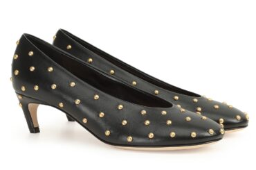 セルジオ ロッシ“金色スタッズ”のドット柄シューズ、ヒールパンプス＆レザースリッパ - ファッションプレス