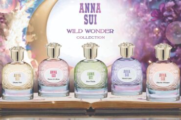 アナ スイ「夢の中の冒険」着想カラフル香水、“神秘の月や霧のユートピア”をローズの香りで表現 - ファッションプレス