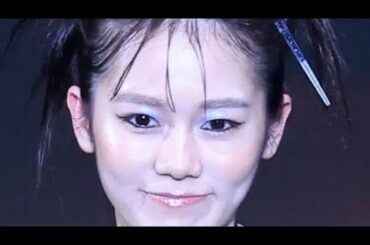 川口葵、チラリおへそウエア腹筋バキバキ強烈キック「超絶かわちぃ」幼少期秘蔵写真も公開