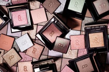 SUQQU25年秋コスメ、“色×質感を重ねて彩る”単色アイシャドウ「モノ ルック アイズ」全20色 - ファッションプレス