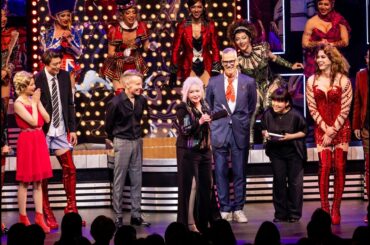 シンディ・ローパー登壇『キンキーブーツ』初日カーテンコール 東啓介×甲斐翔真×田村芽実2025/4/27