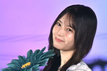 【ガルアワ】日向坂46・小坂菜緒、新モデルとしてランウェイ 女神スマイルで魅了 - ORICON