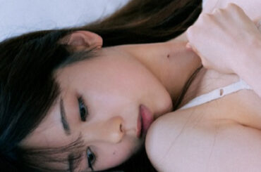 乃木坂46筒井あやめ、美くびれあらわな白ランジェリーショット　1st写真集から先行カット公開 | ORICON NEWS | 国内海外のニュース