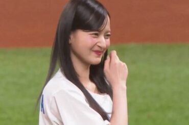 「カオスすぎる」アイドルたちの1球　"予測できぬ"ドタバタ劇場で「さらに好きに」 | Full-Count