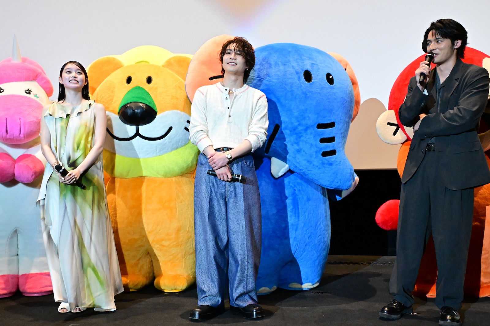 映画『たべっ子どうぶつ THE MOVIE』の初日舞台挨拶に登壇した、松田元太（Travis Japan）、⽔上恒司、髙⽯あかり