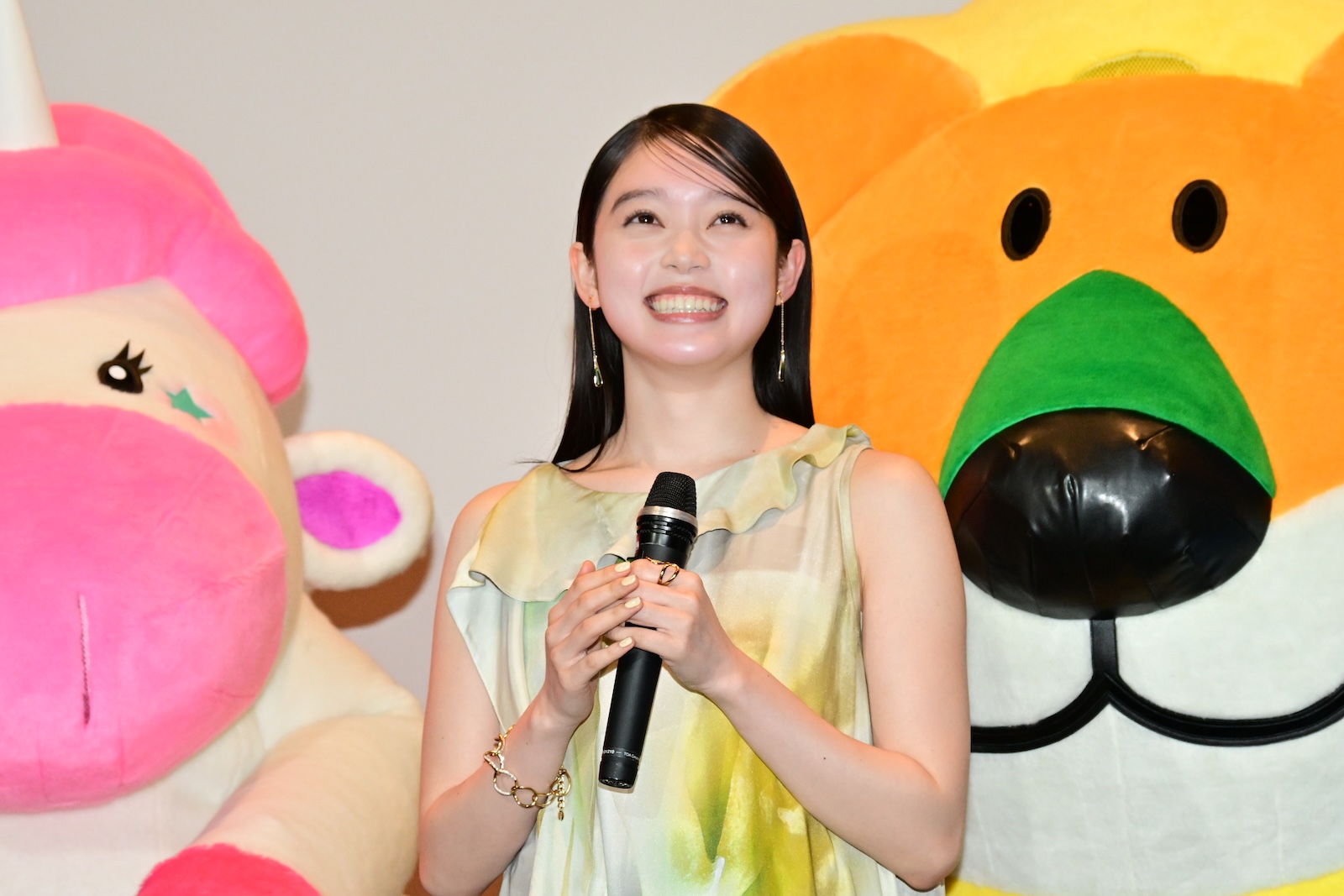 映画『たべっ子どうぶつ THE MOVIE』の初日舞台挨拶に登壇した髙⽯あかり