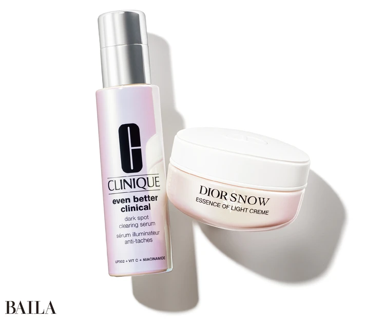 （左）イーブン ベター イルミネーティング ブライト セラム 50ml ￥16940／クリニーク　（右）ディオール スノー エッセンス オブ ライト クリーム（医薬部外品） 50ml ￥17600／パルファン・クリスチャン・ディオール