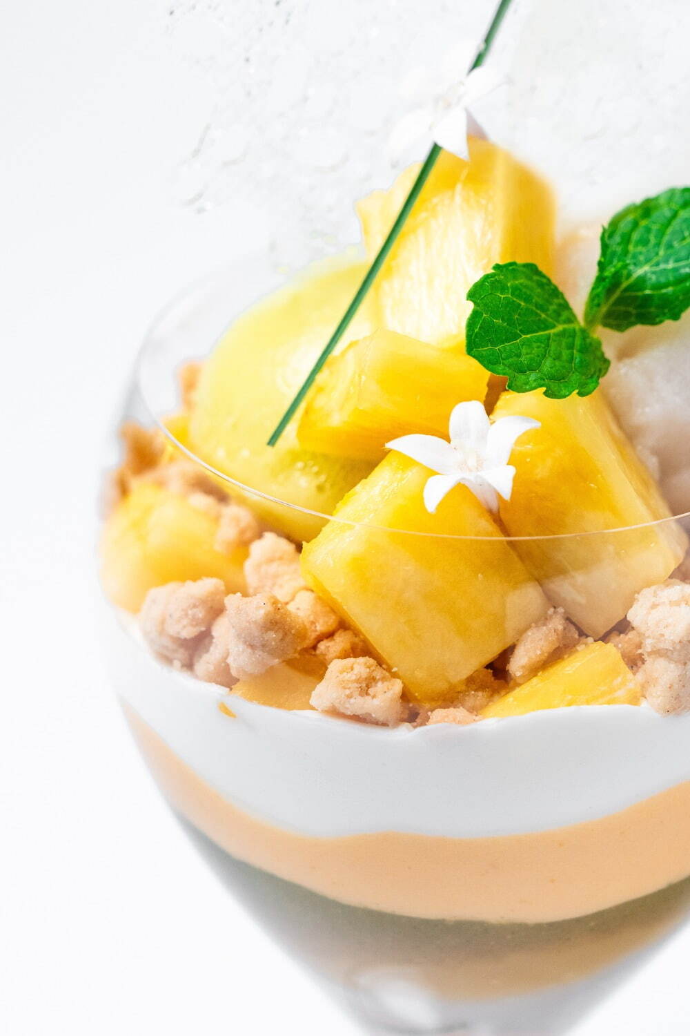 「パイナップル ライチ カルダモンのパフェ」3,200円 ※サービス料10％別