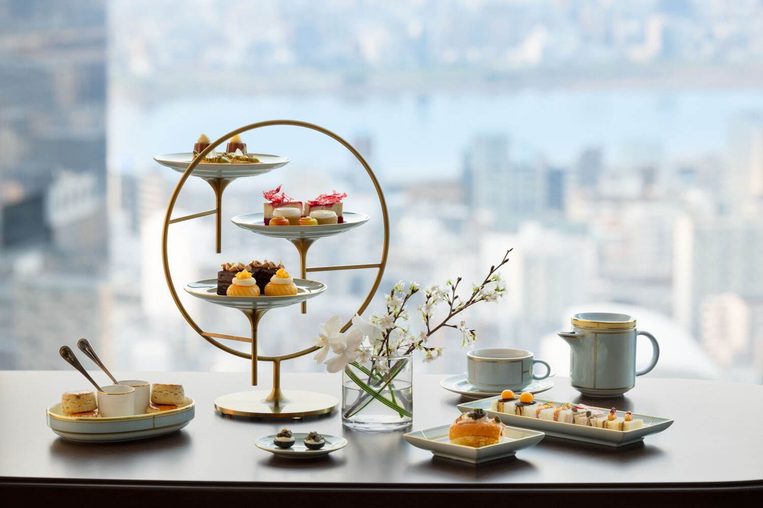 充実したメニューを楽しめる大人のアフタヌーンティー