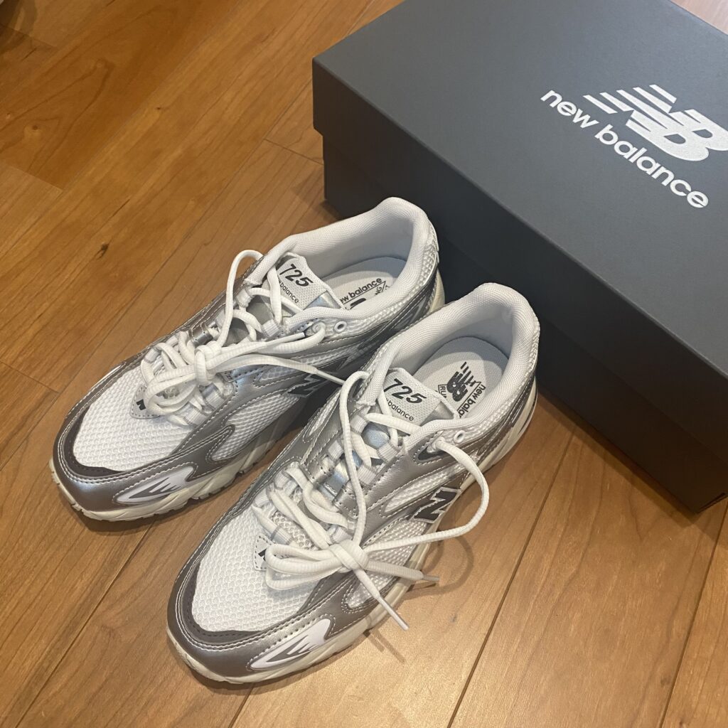 ニューバランス725