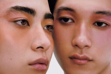 豊田裕大と高橋璃央が魅せる2025年の“攻める”メンズメイク。ムードを生み出すアイテムとメイク方法も徹底解説！ メンズノンノウェブ | MEN'S NON-NO WEB