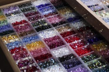 創業130周年を迎えた「スワロフスキー」　ファッション界に欠かせない“光の魔術師“の軌跡 - WWDJAPAN