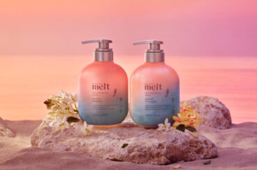 【2025年夏コスメ】「メルト」から“トワイライトビーチアロマの香り”が登場　限定セットを発売 - WWDJAPAN