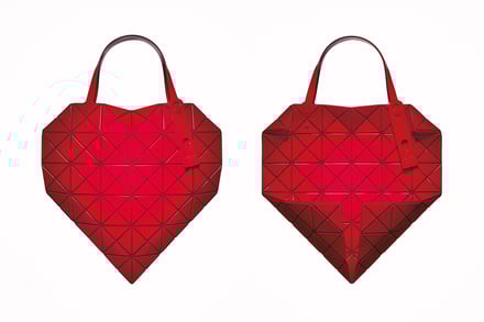限定発売するハート型バッグ