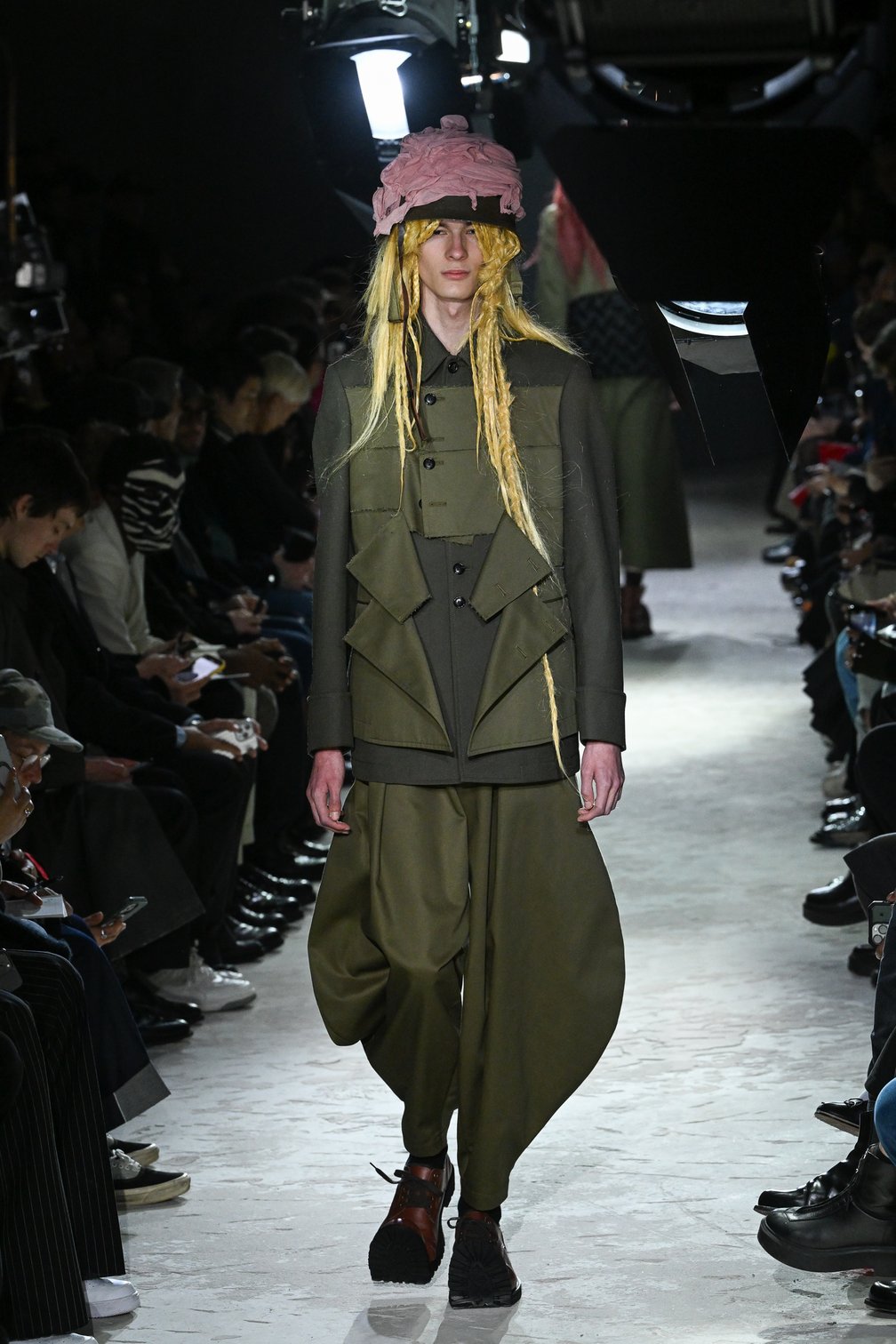 COMME des GARÇONS HOMME PLUS 2025年秋冬コレクション
