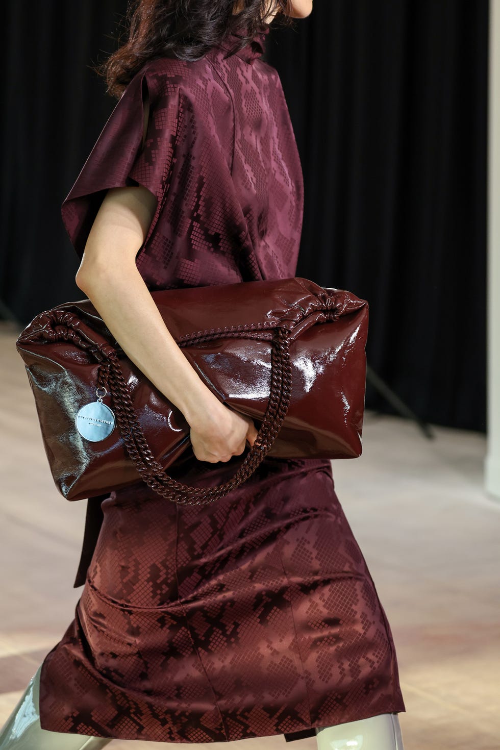 paris, france march 05: (editorial use only for non editorial use please seek approval from fashion house) a model, bag detail, walks the runway during the stella mccartney womenswear fall/winter 2025 2026 show as part of paris fashion on march 05, 2025 in paris, france. (photo by peter white/getty images)