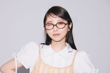 与田祐希、乃木坂46卒業後初の『bis』撮影　気になる“アイウェア”を紹介「南国へ行きたいな」 | | ORICON NEWS