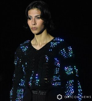 『ANREALAGE 2025 PARIS―TOKYO COLLECTION』にサプライズ登場したラウール （C）ORICON NewS inc.