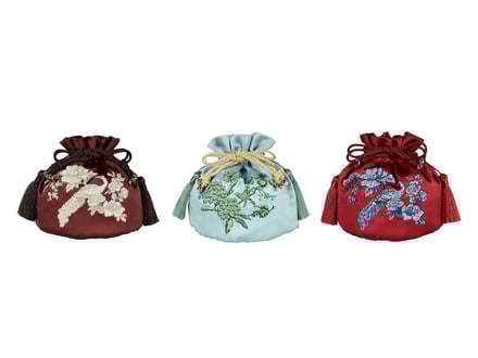 巾着（全3色、1万6500円）