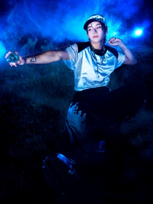 【aoen】HYBEのレーベルが手掛ける新世代J-POPボーイズグループ 6月11日（水） Debut Single「青い太陽 (The Blue Sun)」Concept Photo [#Night]公開！　”やんちゃクール”に世界で一番熱い青い炎を燃やす　キーアイテムとなるヨーヨーも登場