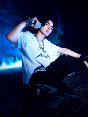【aoen】HYBEのレーベルが手掛ける新世代J-POPボーイズグループ 6月11日（水） Debut Single「青い太陽 (The Blue Sun)」Concept Photo [#Night]公開！　”やんちゃクール”に世界で一番熱い青い炎を燃やす　キーアイテムとなるヨーヨーも登場