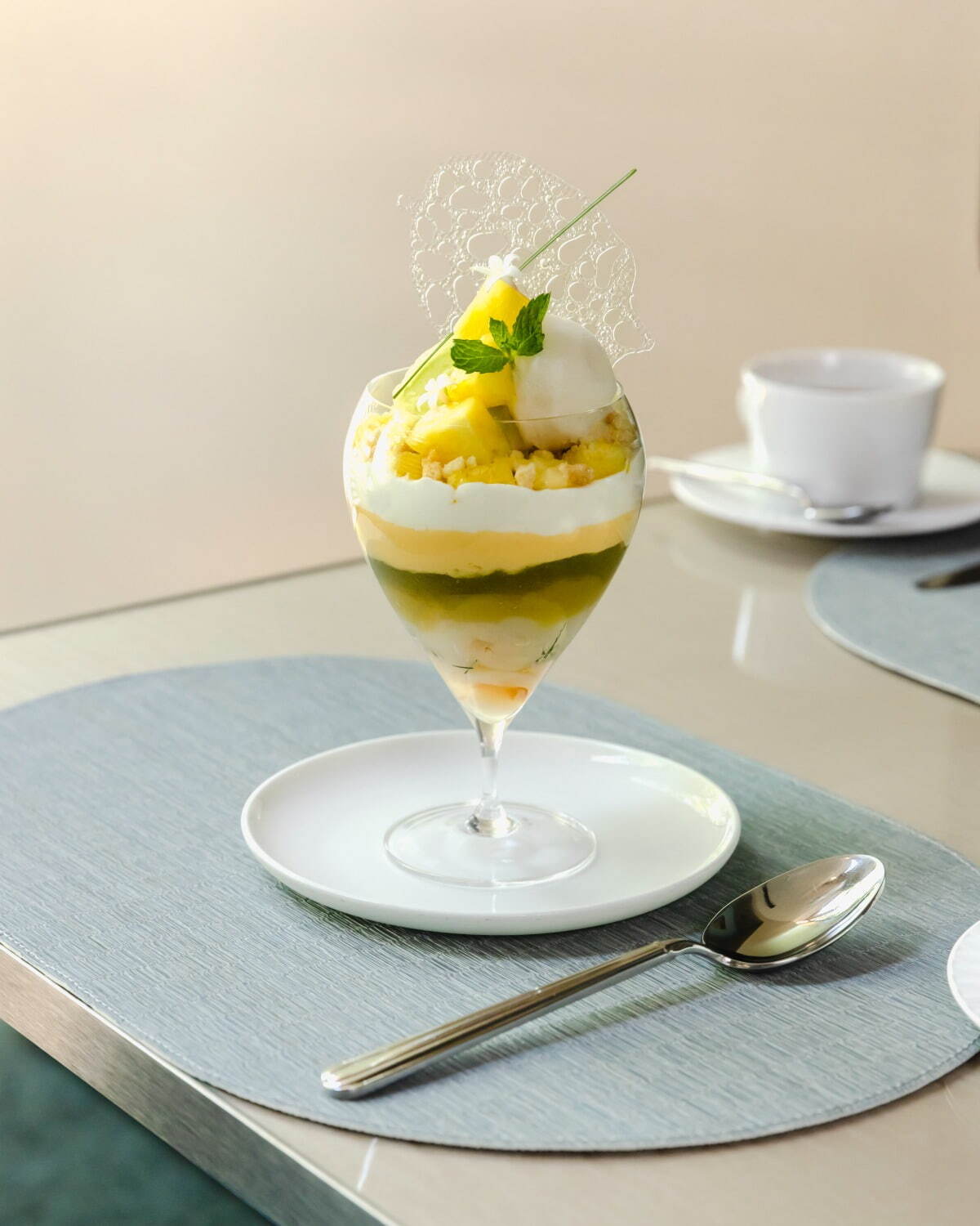 「パイナップル ライチ カルダモンのパフェ」3,200円 ※サービス料10％別