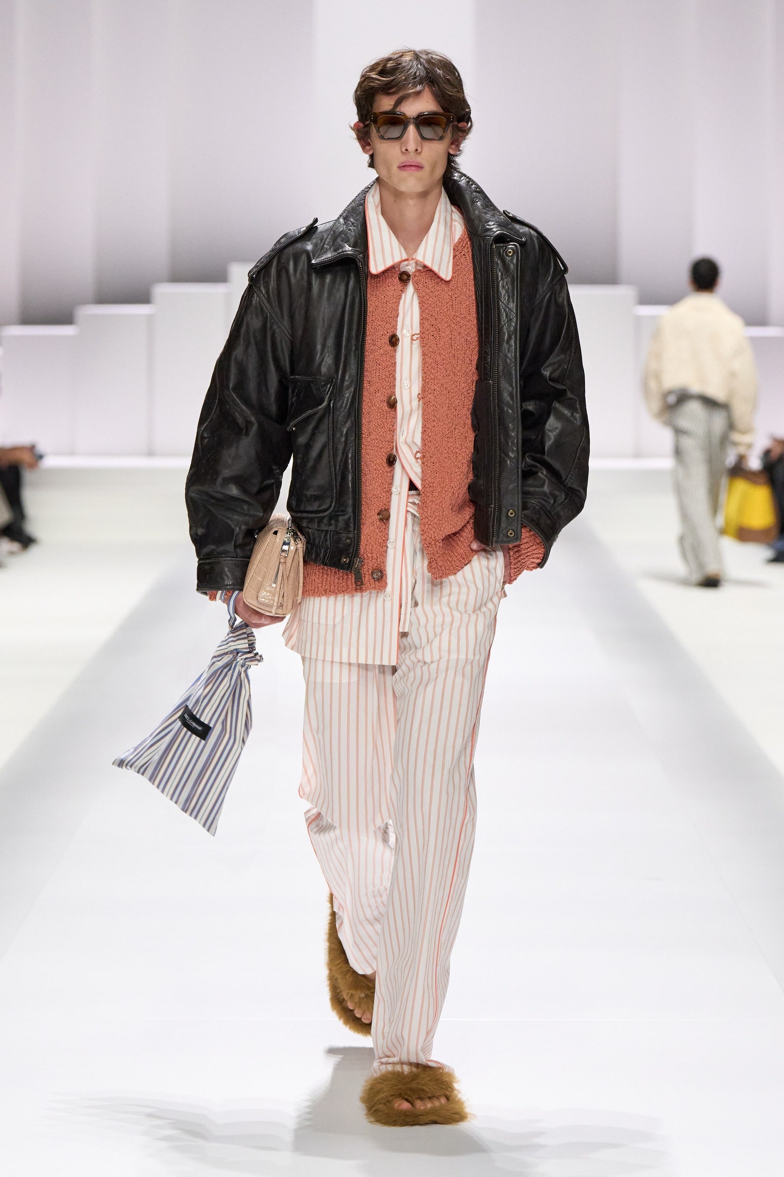 【ドルチェ＆ガッバーナ 2026年春夏 メンズコレクション】テーマは「パジャマ・ボーイズ」。メゾンが提案する、現代男性のための新たなワードローブ