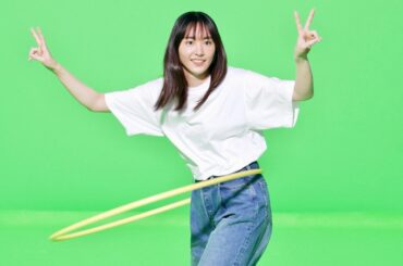 新垣結衣、フラフープ超上手い！ダブルピースしながら余裕の表情／アサヒ 十六茶 CMメイキング