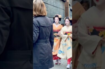 柚葉さんと明日葉さんが一緒にいるのを見るのが大 好きですコメントを追加 #geisha #舞妓