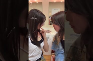 Girls²山口綺羅ちゃんの歯になんか引っかかってると思わせてからのぶりっこポーズがあざとすぎる！！🥹💕✨️#girls2 #ガールズガールズ #山口綺羅 #隅谷百花 #あざとい #ポーズ