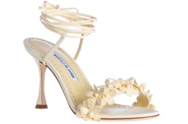 マノロ ブラニク“花々咲き誇る”ミュール＆足首ストラップ付きヒールサンダル - ファッションプレス