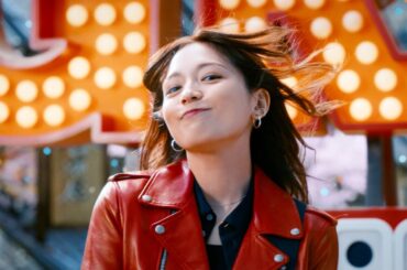 川口春奈、令和×江戸時代が融合した世界観で盛大にロック！明日海りおがCM楽曲を歌唱　グロップ新TV-CM『グロップ NEO江戸』篇