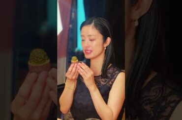 【#上戸彩 さん、食べっぷりが素晴らしい👏 ˎˊ˗】カウンター越しに次々と提供される高級フレンチに、終始、テンション高く喜んでくれた、女優・上戸 彩さん！コース料理をペロリと食べて、にっこり笑顔☺️