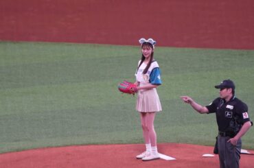 モデルの鈴木ゆうかさん始球式　2025.6.14(土) ｴｽｺﾝﾌｨｰﾙﾄﾞ北海道