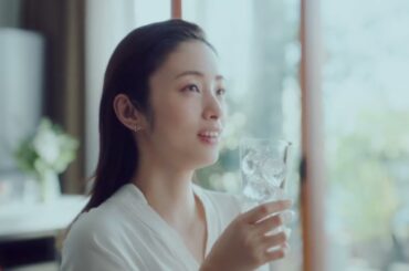 【ソーダストリーム テレビCM 第6弾「上戸彩は食べ過ぎない」 篇（15秒）】