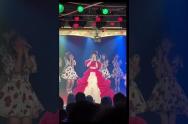 AKB48 村山彩希 卒業公演最後の曲はもちろん #シアターの女神 🍎誰よりも劇場を愛した“劇場の女神” らしい卒業公演でした。劇場出演回数はなんと1358回！約14年間本当にありがとう 250615