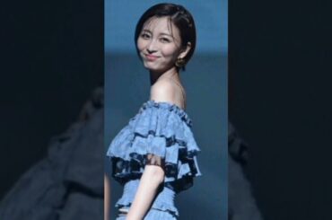 岡崎紗絵、「たまらん」「大優勝」オフショルドレスに絶賛の声「完璧！可愛いすぎる」「めっちゃカッコいい」