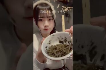 エガちゃんねると日清とファミマがコラボしたイカ墨トリプルガーリックまぜそばをるなちが食べてみた #エガちゃんねる #イカ墨 #アイドル #美月瑠奈 #ポジティブモンスター