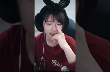 えなこに似ている韓国人美人配信者のおならシーン🍑💨