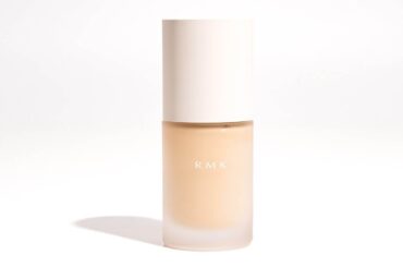 RMK2025年秋コスメ、名品ファンデーション“ひと塗りでOK”自然な立体感＆カバー力に進化 - ファッションプレス