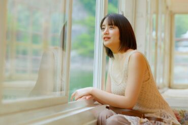 山本美月、ボディラインあらわなニットワンピ姿で自然を堪能！“恋人の聖地”神石高原町の魅力にうっとり　『月刊 旅色』7月号ムービー