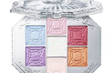 20年の感謝と愛を込めて。ジル スチュアート ビューティがアニバーサリーコンパクトをクリエイト | Vogue Japan