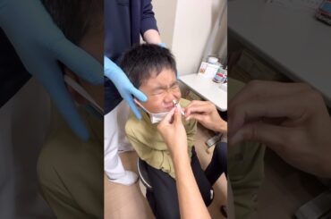 何これ？？鼻注射！新しいインフルエンザ予防接種をするじゅたろうくん